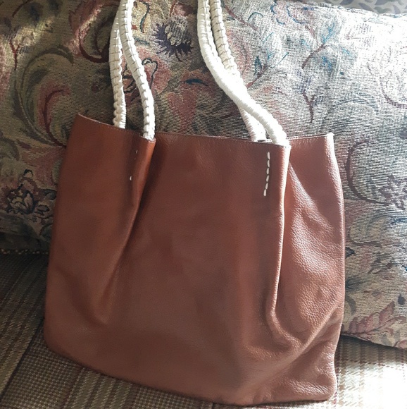 🌺CAPACCIOLI PEBBLED LEATHER Handbag - Picture 2 of 4